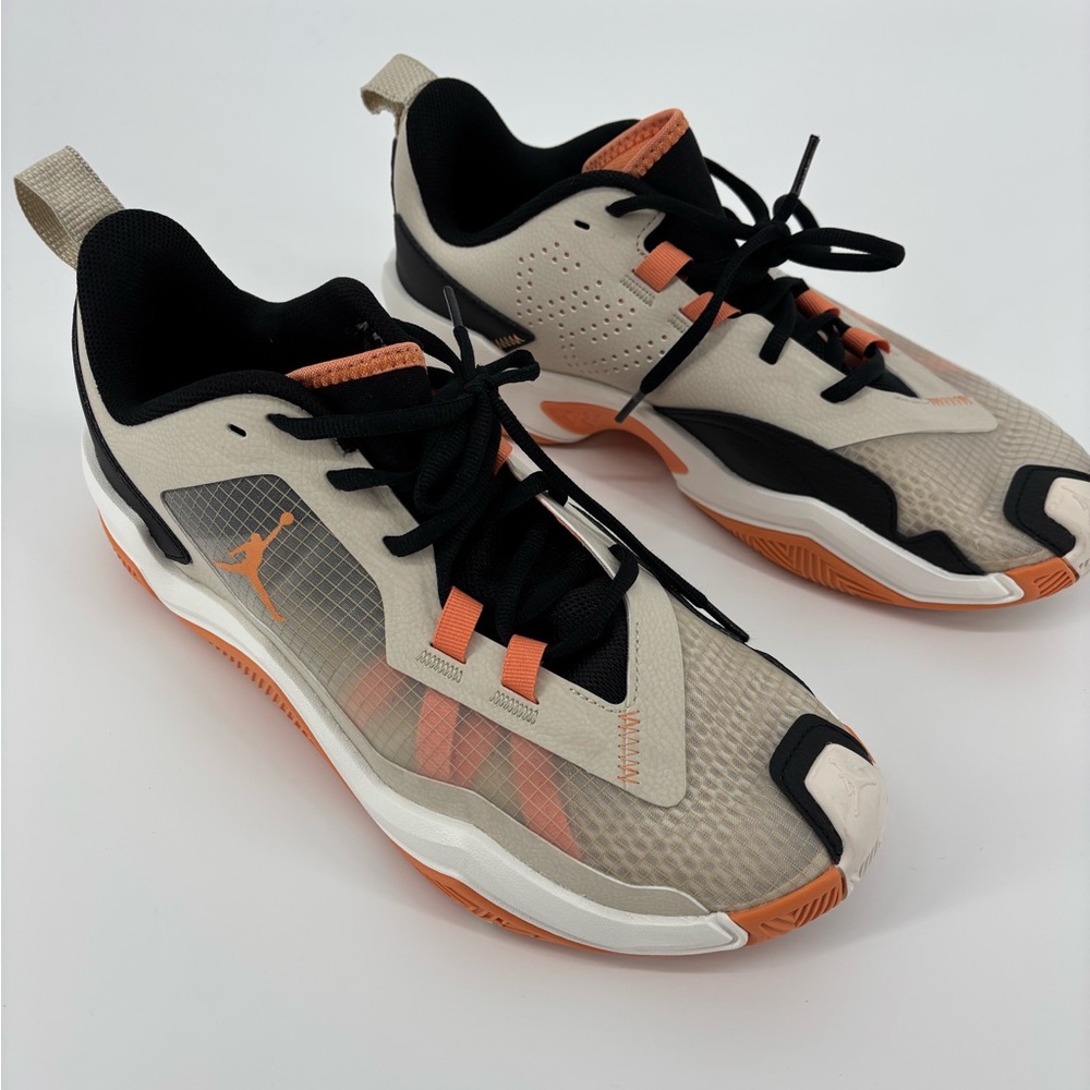 Jordan Sneakers in White and Orange